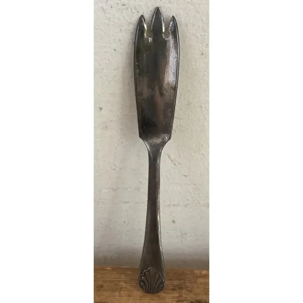Set Mixed Random Lot 3 Vtg Antique English Silverplate Butter Knives Servers